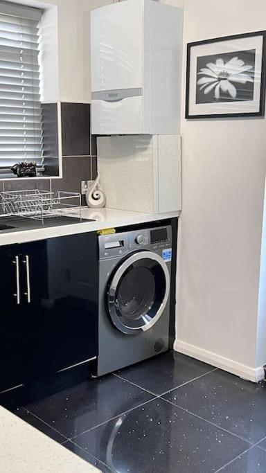 Cheerful 3 Bedroom Townhouse With Free Parking. Billericay Kültér fotó