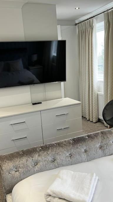 Cheerful 3 Bedroom Townhouse With Free Parking. Billericay Kültér fotó