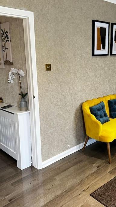 Cheerful 3 Bedroom Townhouse With Free Parking. Billericay Kültér fotó
