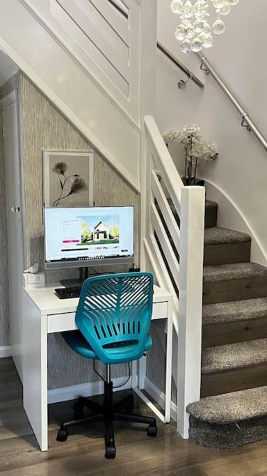Cheerful 3 Bedroom Townhouse With Free Parking. Billericay Kültér fotó