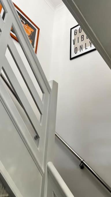 Cheerful 3 Bedroom Townhouse With Free Parking. Billericay Kültér fotó