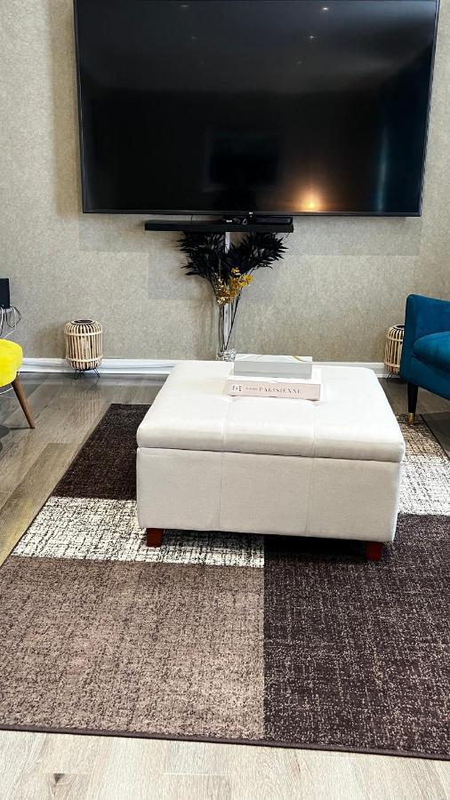 Cheerful 3 Bedroom Townhouse With Free Parking. Billericay Kültér fotó
